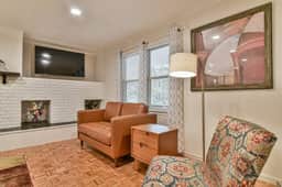 Asheville Haven: Serene 4BR Retreat with Hot Tub