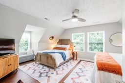 2BR apartment - cute, cozy, convenient
