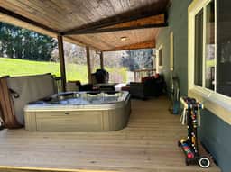 N. Asheville 5BR Retreat: Hot Tub, Fire Pit
