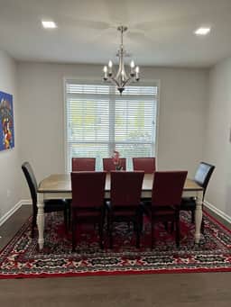 5 min from Asheville Airport, 4 BR with pool table
