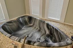 Asheville Rustic Cabin: Hot Tub, Pets ok, Fire Pit