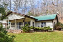 Family Asheville Mountain Retreat w/Hot Tub