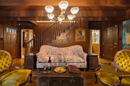 Romantic Asheville Log Cabin w/ Hot Tub & Gym