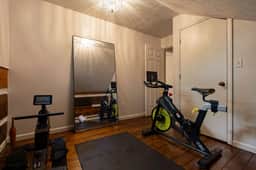Romantic Asheville Log Cabin w/ Hot Tub & Gym