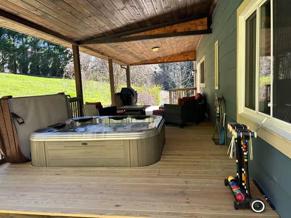 N. Asheville 5BR Retreat: Hot Tub, Fire Pit