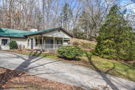 Family Asheville Mountain Retreat w/Hot Tub