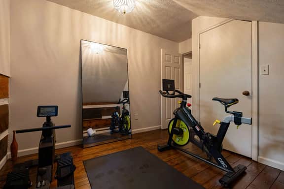 Romantic Asheville Log Cabin w/ Hot Tub & Gym