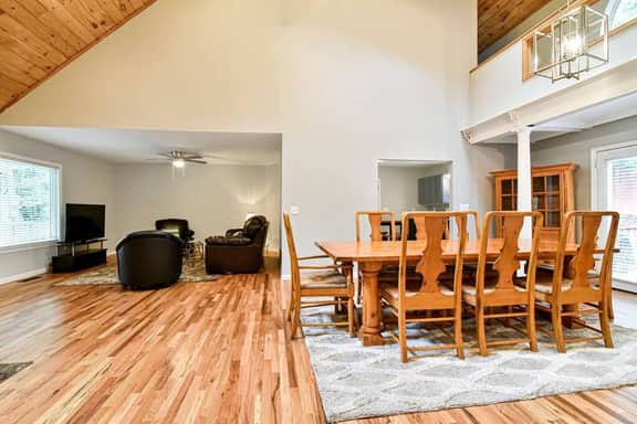 Blk Mtn home, King beds, fire pit, 15 mi to DT AVL