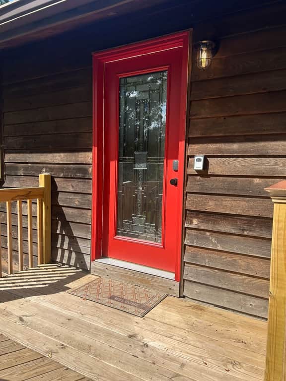 Farm Suite, King bed, overlooking horse pasture!