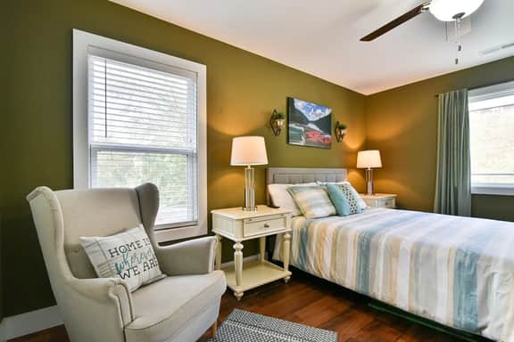 Asheville Delight: Chic Home, Prime Spot, Pets OK