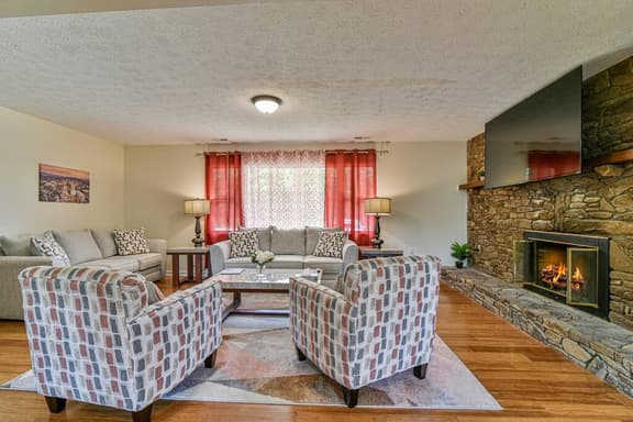 Asheville Oasis: Luxury Retreat, Hot Tub & Games