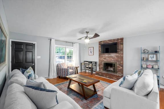 Spacious home with hot tub, fire pit & games